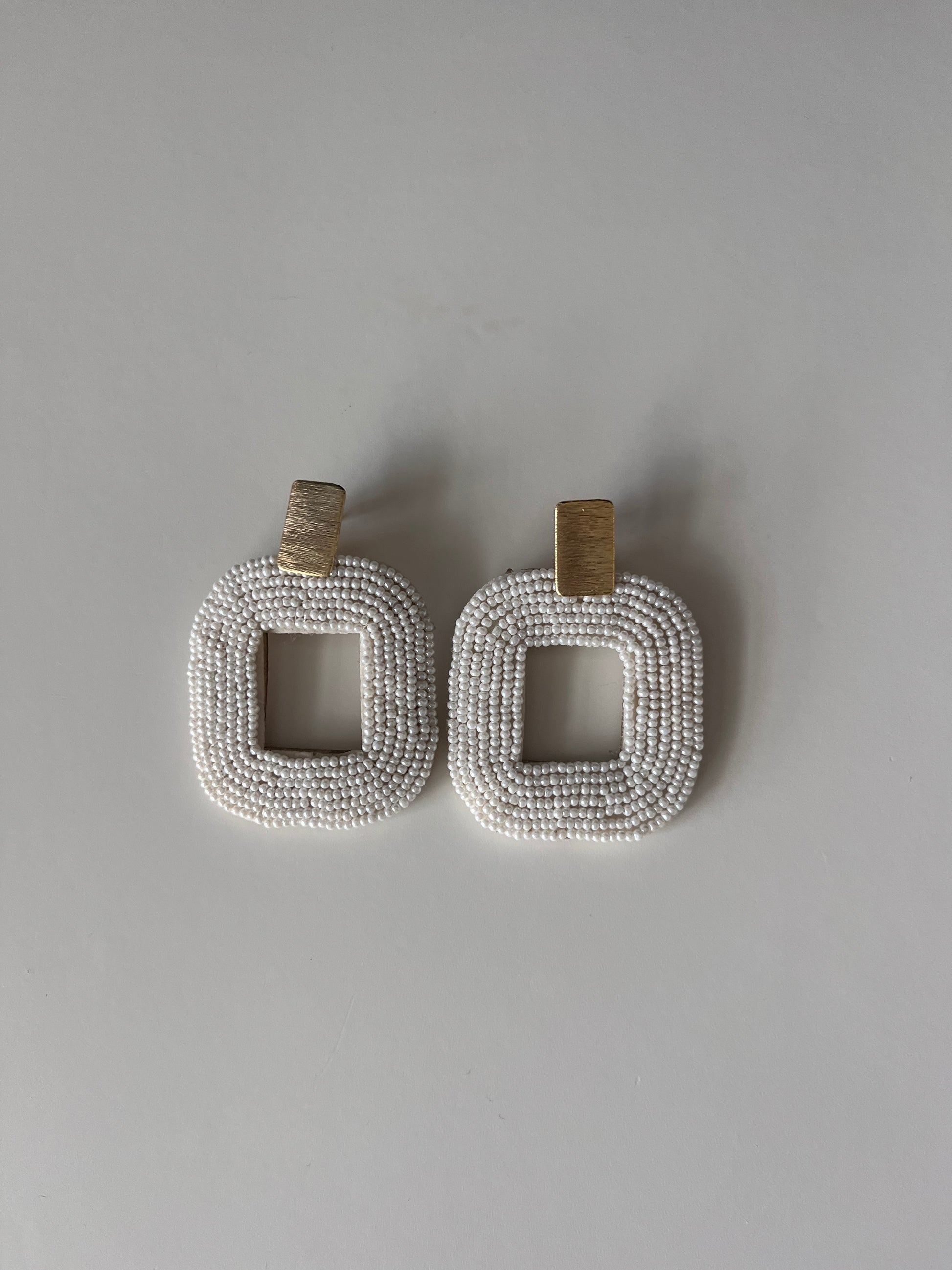 Pearl white chunky earrings