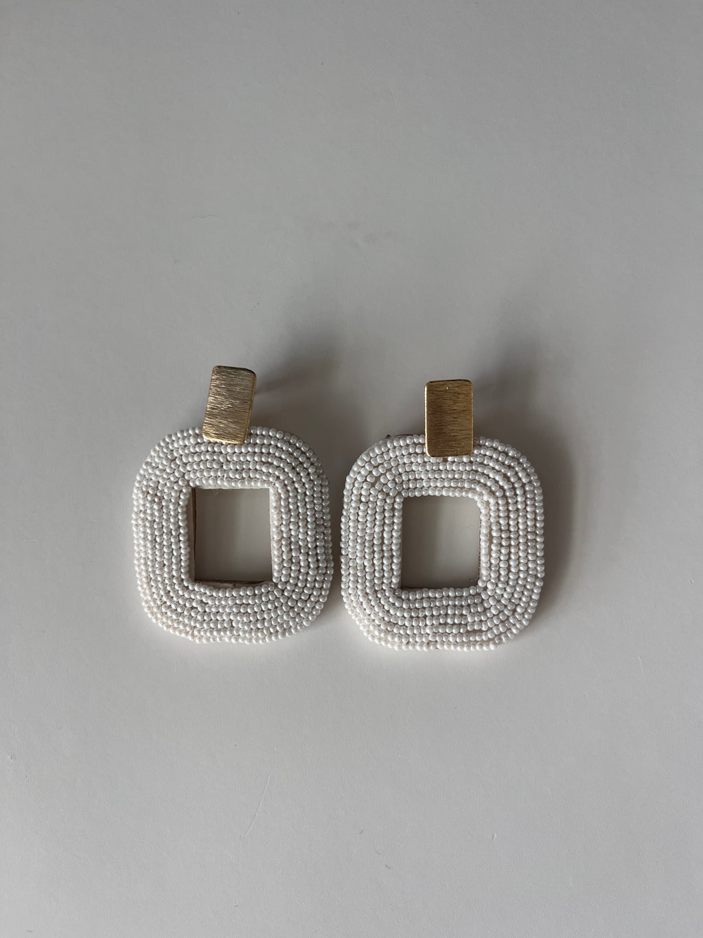 Pearl white chunky earrings