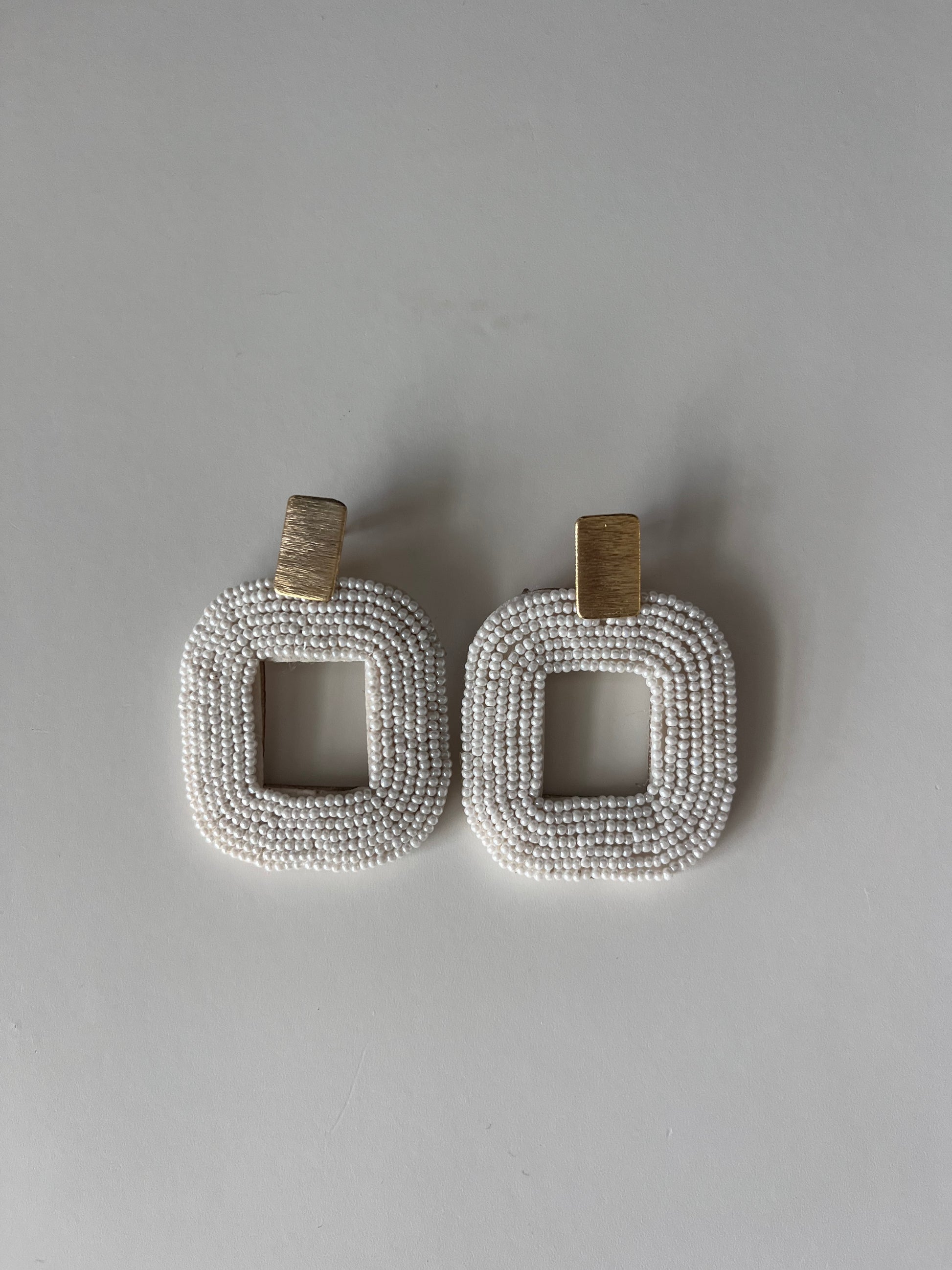 Pearl white chunky earrings