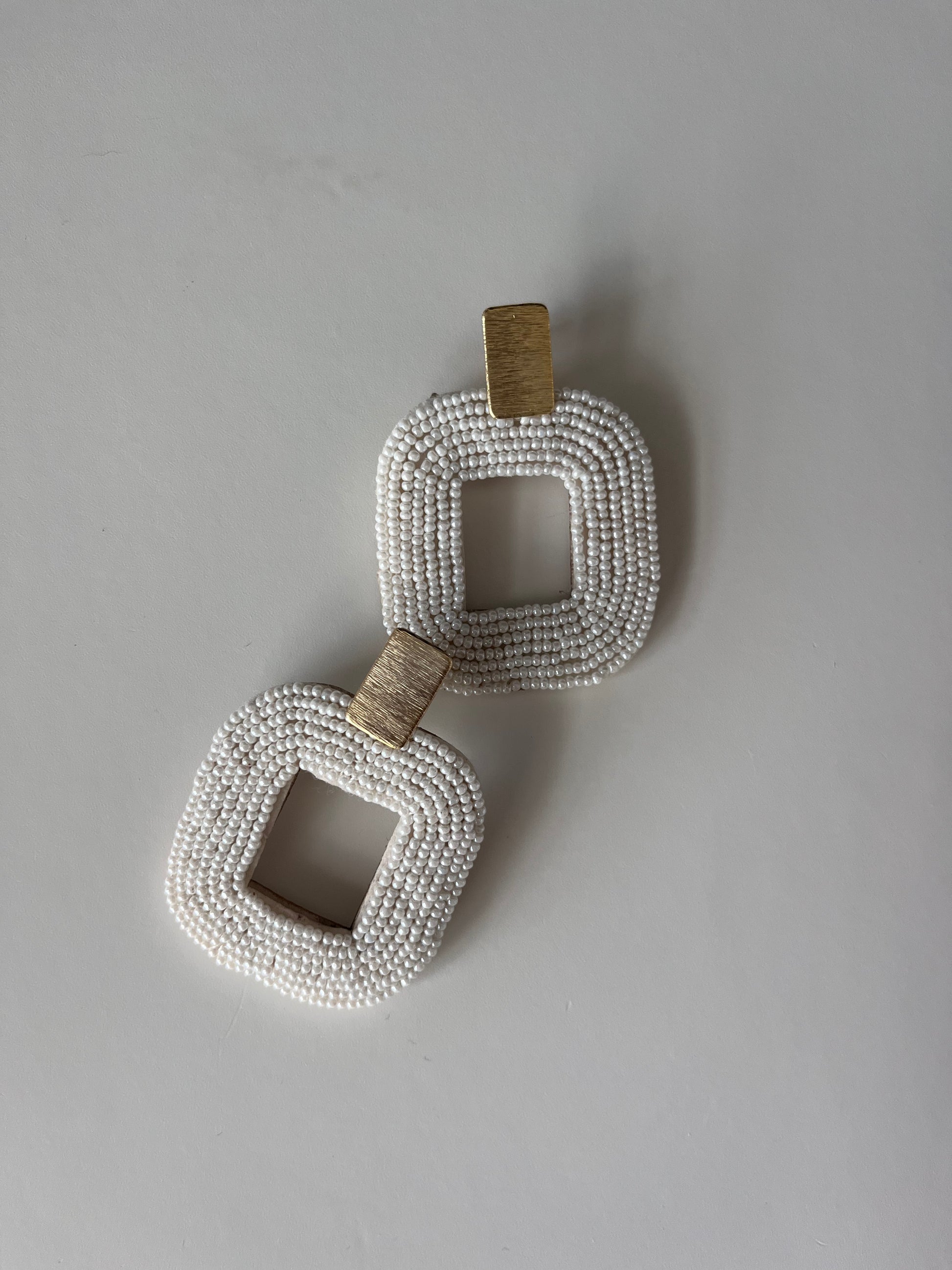 Pearl white chunky earrings