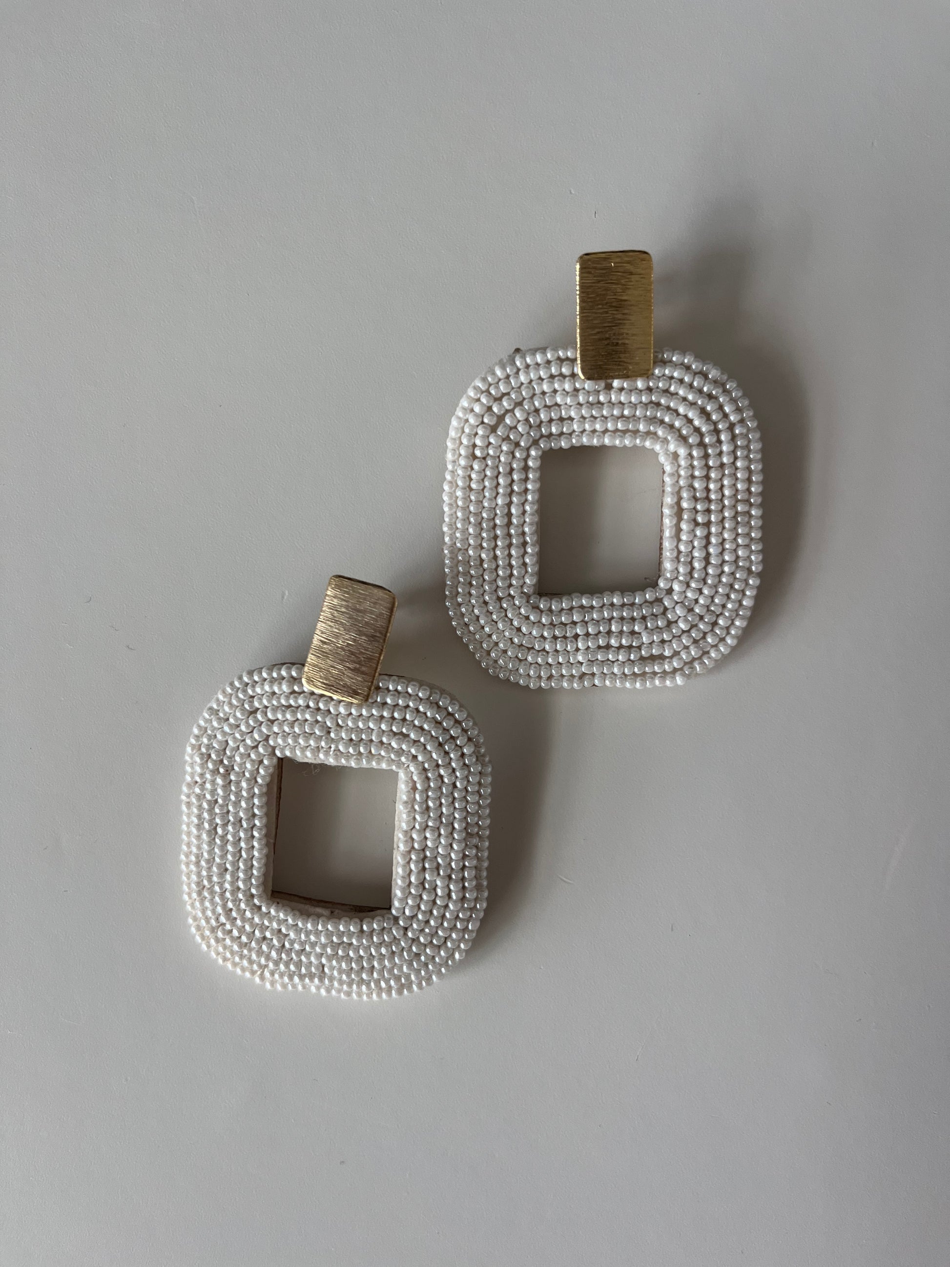 Pearl white chunky earrings