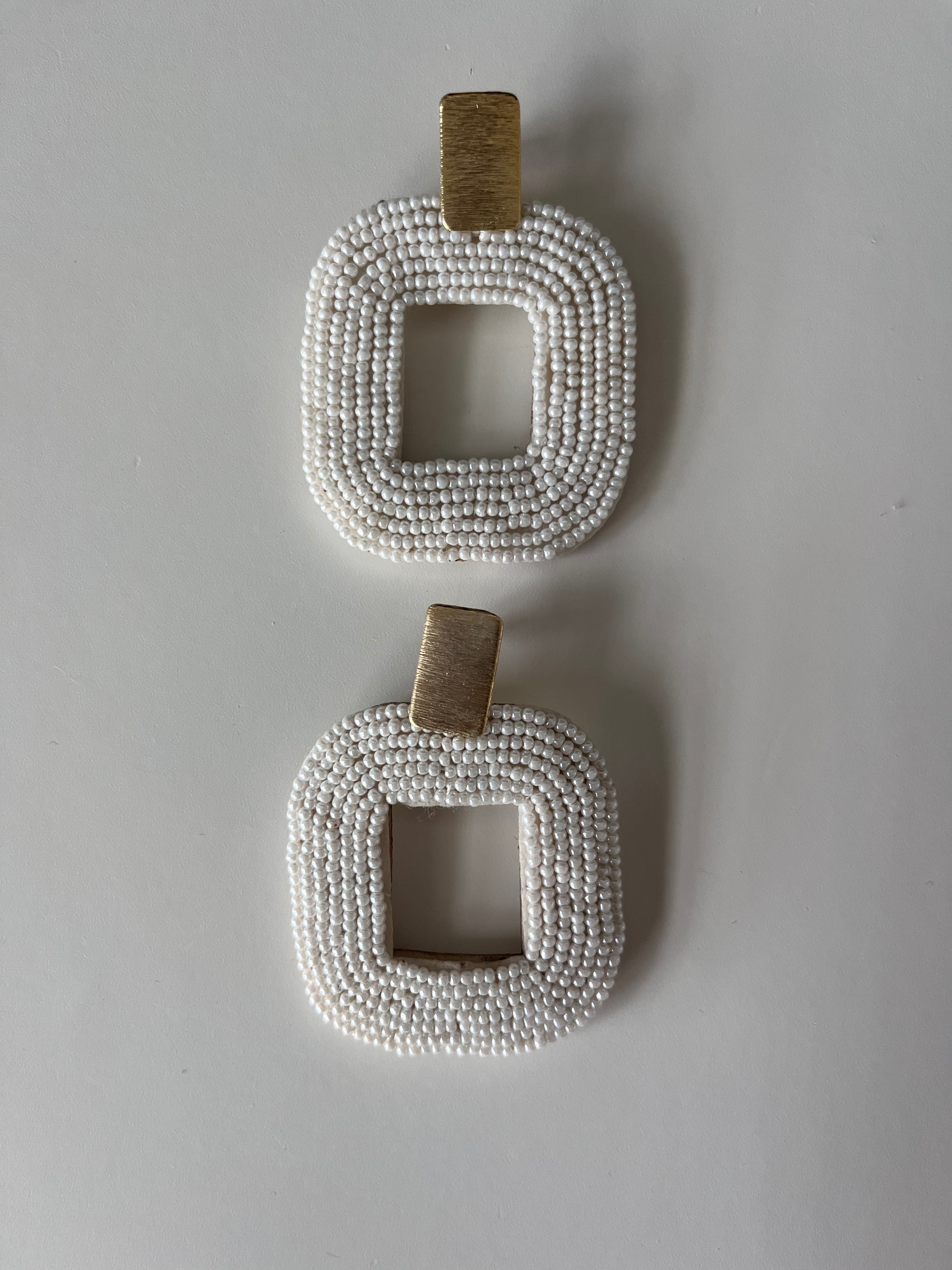 Pearl white chunky earrings
